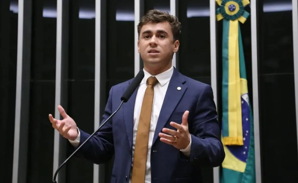 Nikolas provoca Lula após presidente zerar 'taxa das blusinhas'