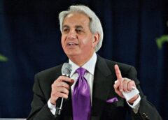 Justiça dos EUA ordena bloqueio de bens de Benny Hinn por dívida de marketing