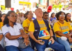 Candeias: Técnicos de saúde debatem sobre a doença de Chagas em praça pública